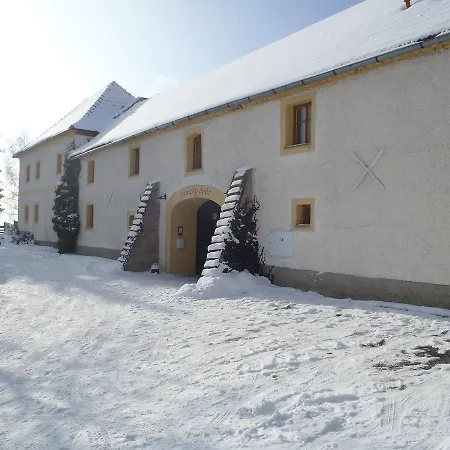 Vinicky Dvur 3* Kaplice